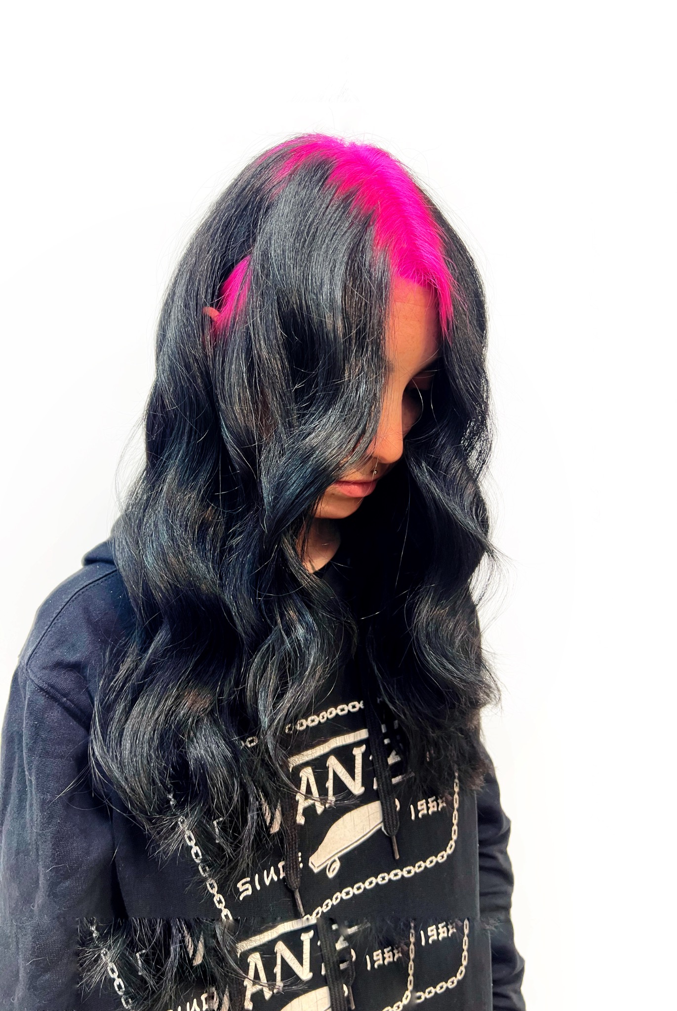 Colorblock negro y fucsia realizado en Medussa Hair, Madrid