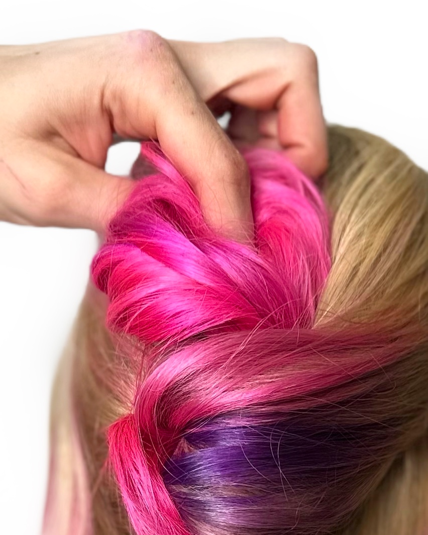 Color fantasía rosa y violeta realizado en Medussa Hair, Madrid